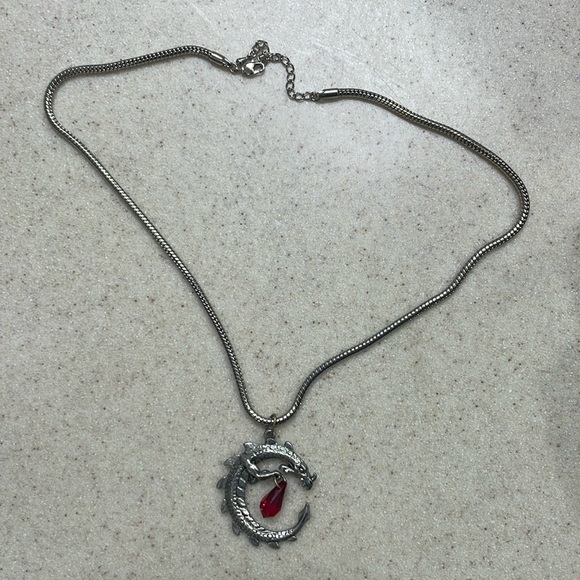 Dragon pendant with red drop jewel adjustable necklace.🐉 - Picture 4 of 5